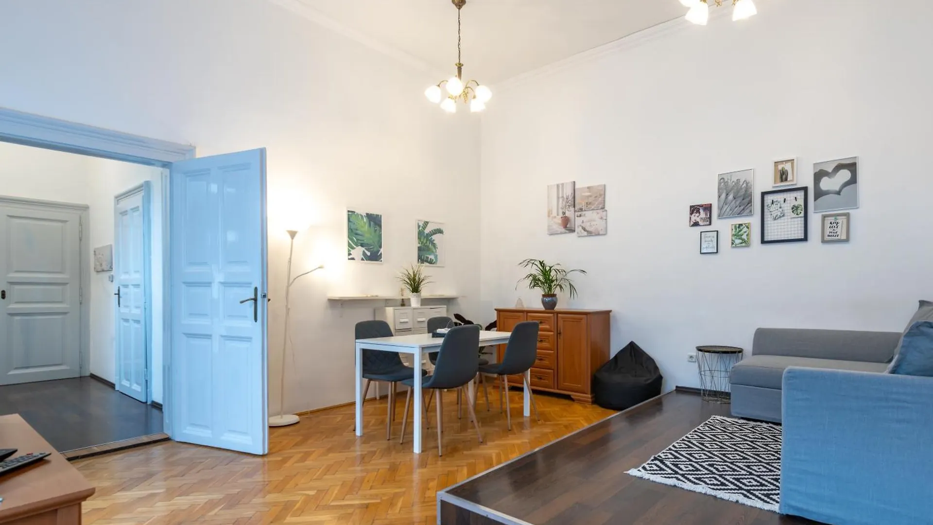 Walnut Tree Apartment Budapest 0*,  Ungern
