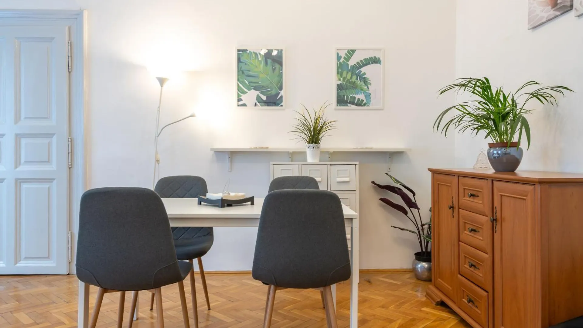 Walnut Tree Apartment Budapest