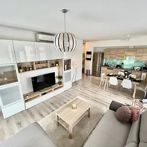 Diamond - 3 Bedroom, Luxurious In The Heart Of The Apartament
